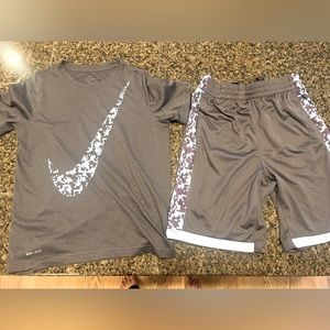 Boys Nike Dri Fit set
